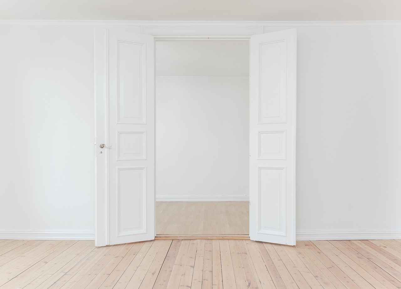 A qui s'adresser pour le devis complet de l'achat d'une porte en PVC ?